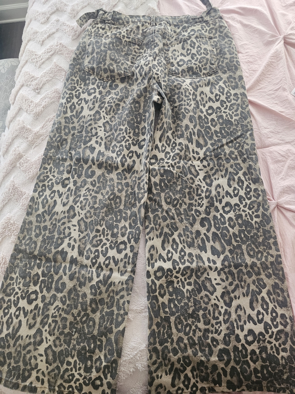 Leopard Print Dakota Blue Wide-Leg Pants - Grey/Tan - Picture 2 of 4